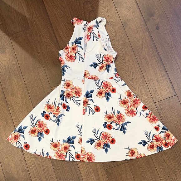 No Boundaries Coral and White Floral Halter Neck Juniors Dress Small C3-022 - Picture 5 of 5